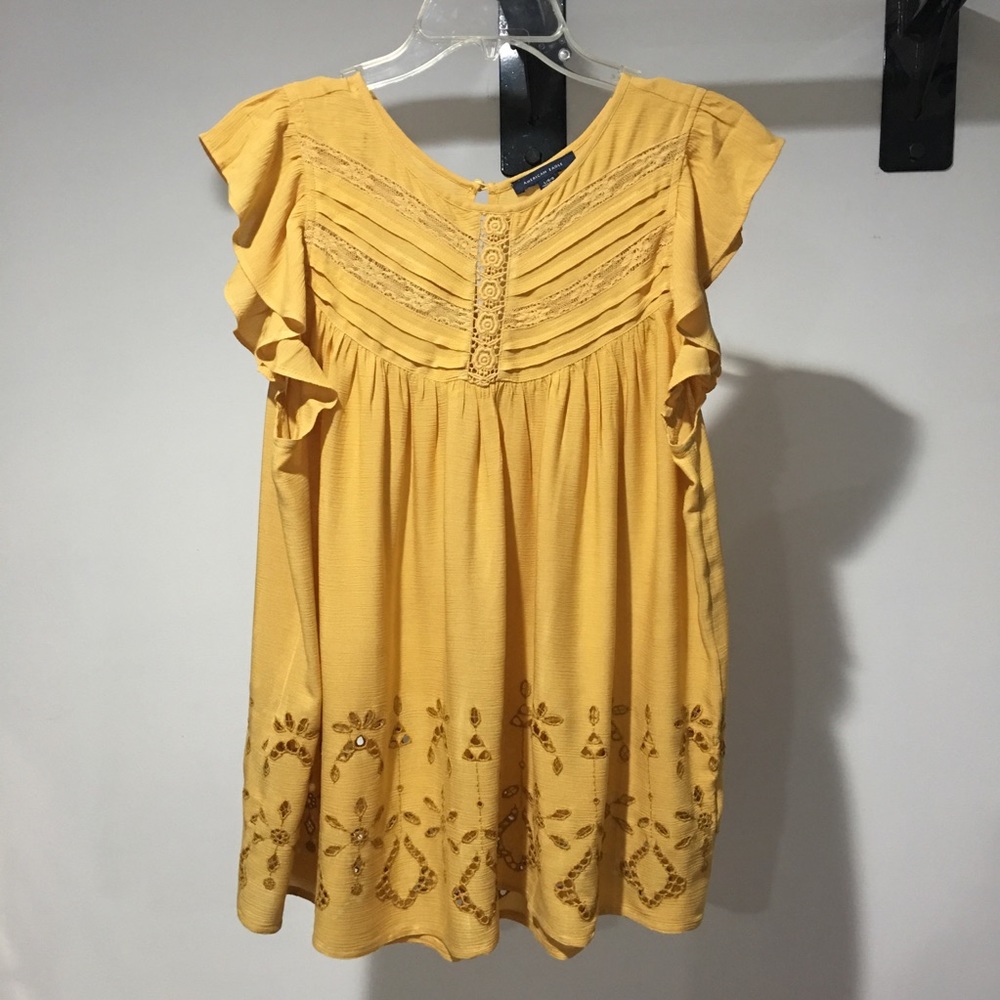 American Eagle large yellow boho short sleeve top